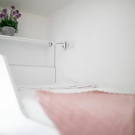 Happy Cat Apartment